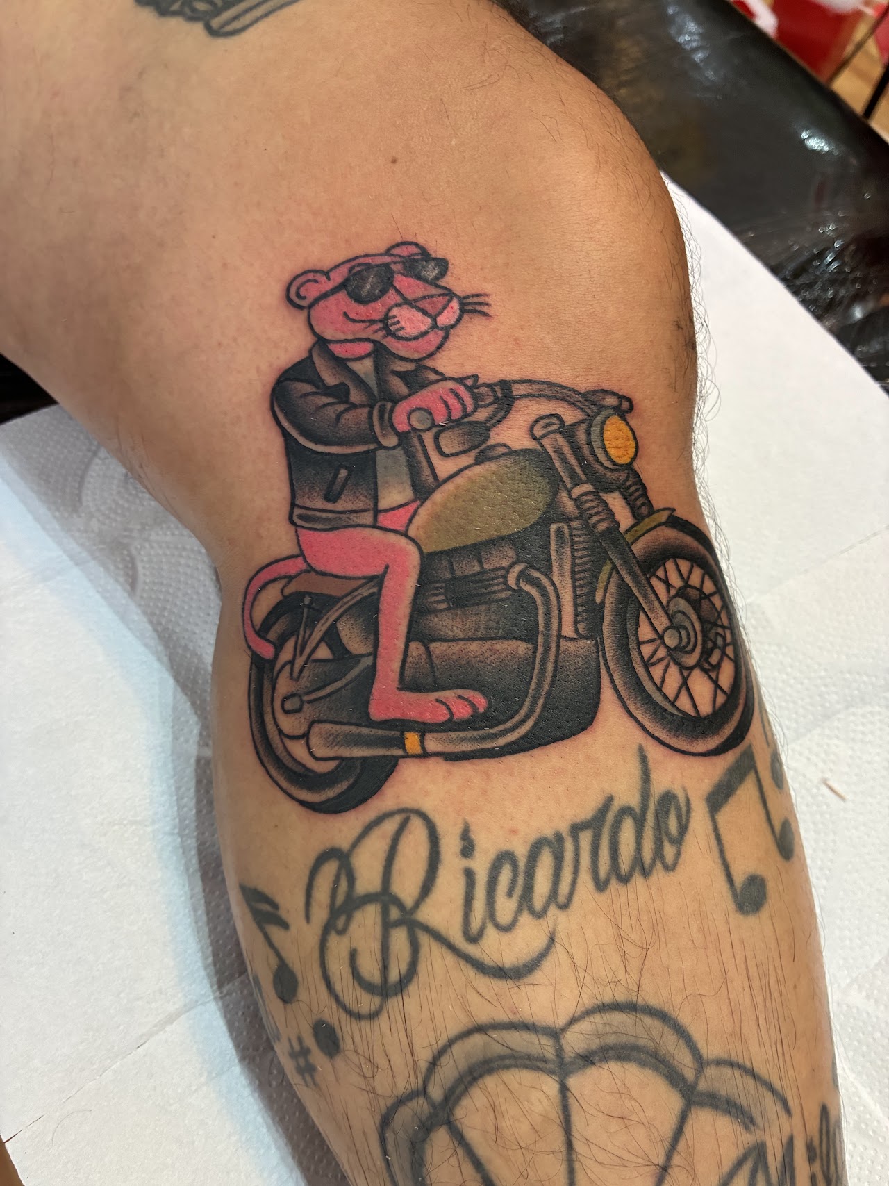 Tatuaje a color estilo tradicional americano